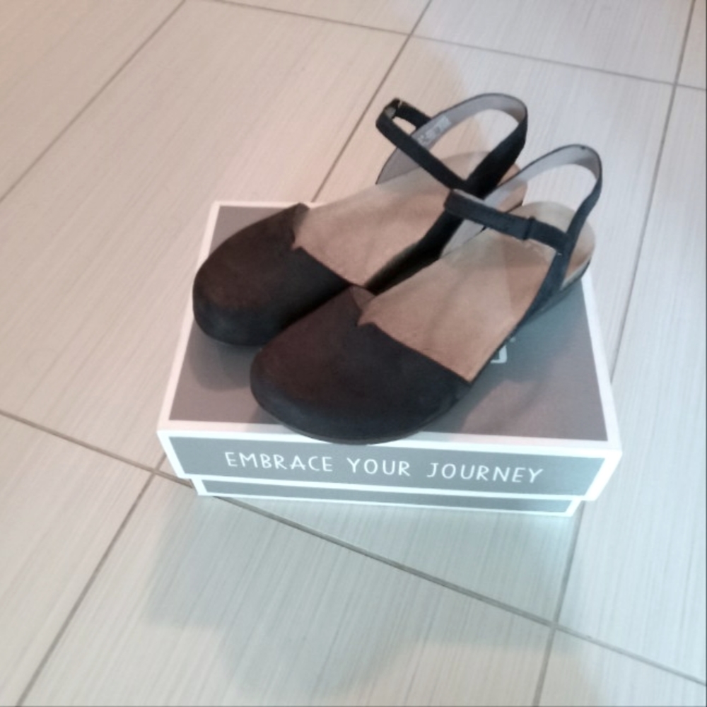 NIB Dansko Rowan Mary Jane Sandals sz 38